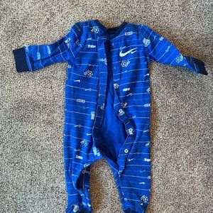 Nike baby size 6m
